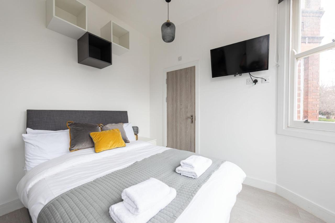 לונדון The Anson Hotel - Conveniently Located Sweet Space Near Transportation Stations מראה חיצוני תמונה